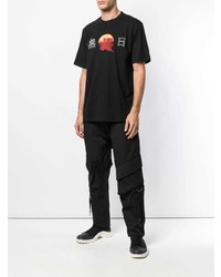 schwarzes bedrucktes T-Shirt mit einem Rundhalsausschnitt von D.GNAK
