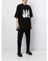 schwarzes bedrucktes T-Shirt mit einem Rundhalsausschnitt von Niløs