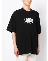 schwarzes bedrucktes T-Shirt mit einem Rundhalsausschnitt von Vetements