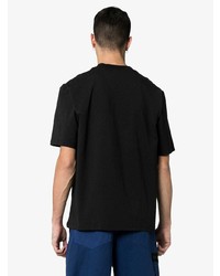 schwarzes bedrucktes T-Shirt mit einem Rundhalsausschnitt von adidas