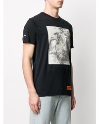 schwarzes bedrucktes T-Shirt mit einem Rundhalsausschnitt von Heron Preston