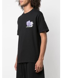 schwarzes bedrucktes T-Shirt mit einem Rundhalsausschnitt von Stussy