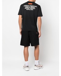 schwarzes bedrucktes T-Shirt mit einem Rundhalsausschnitt von Heron Preston