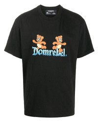 schwarzes bedrucktes T-Shirt mit einem Rundhalsausschnitt von DOMREBEL