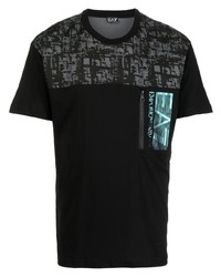 schwarzes bedrucktes T-Shirt mit einem Rundhalsausschnitt von Ea7 Emporio Armani