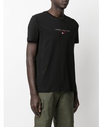 schwarzes bedrucktes T-Shirt mit einem Rundhalsausschnitt von Tommy Hilfiger