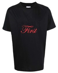 schwarzes bedrucktes T-Shirt mit einem Rundhalsausschnitt von Family First
