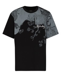 schwarzes bedrucktes T-Shirt mit einem Rundhalsausschnitt von Feng Chen Wang