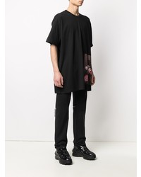 schwarzes bedrucktes T-Shirt mit einem Rundhalsausschnitt von Raf Simons