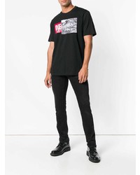 schwarzes bedrucktes T-Shirt mit einem Rundhalsausschnitt von Diesel