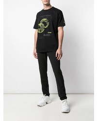 schwarzes bedrucktes T-Shirt mit einem Rundhalsausschnitt von Marcelo Burlon County of Milan