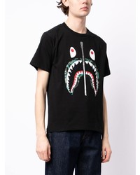 schwarzes bedrucktes T-Shirt mit einem Rundhalsausschnitt von A Bathing Ape