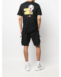 schwarzes bedrucktes T-Shirt mit einem Rundhalsausschnitt von adidas