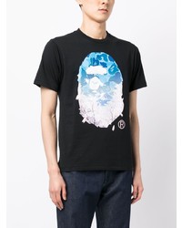 schwarzes bedrucktes T-Shirt mit einem Rundhalsausschnitt von A Bathing Ape