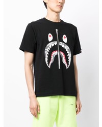 schwarzes bedrucktes T-Shirt mit einem Rundhalsausschnitt von A Bathing Ape