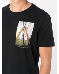 schwarzes bedrucktes T-Shirt mit einem Rundhalsausschnitt von OSKLEN