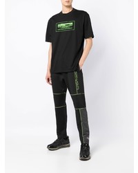 schwarzes bedrucktes T-Shirt mit einem Rundhalsausschnitt von BOSS