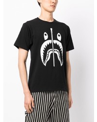 schwarzes bedrucktes T-Shirt mit einem Rundhalsausschnitt von A Bathing Ape