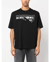 schwarzes bedrucktes T-Shirt mit einem Rundhalsausschnitt von Diesel