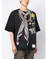 schwarzes bedrucktes T-Shirt mit einem Rundhalsausschnitt von Maison Mihara Yasuhiro