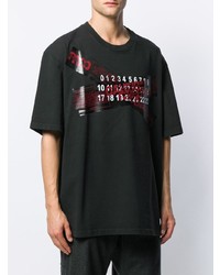 schwarzes bedrucktes T-Shirt mit einem Rundhalsausschnitt von Maison Margiela