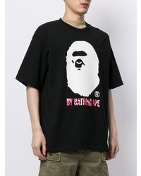 schwarzes bedrucktes T-Shirt mit einem Rundhalsausschnitt von A Bathing Ape