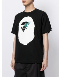 schwarzes bedrucktes T-Shirt mit einem Rundhalsausschnitt von A Bathing Ape