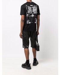 schwarzes bedrucktes T-Shirt mit einem Rundhalsausschnitt von McQ