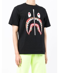 schwarzes bedrucktes T-Shirt mit einem Rundhalsausschnitt von A Bathing Ape