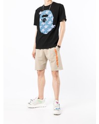 schwarzes bedrucktes T-Shirt mit einem Rundhalsausschnitt von A Bathing Ape