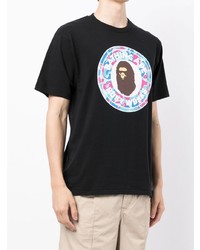 schwarzes bedrucktes T-Shirt mit einem Rundhalsausschnitt von A Bathing Ape