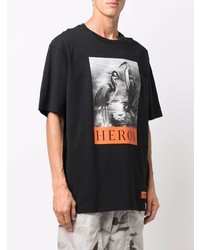 schwarzes bedrucktes T-Shirt mit einem Rundhalsausschnitt von Heron Preston