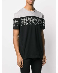 schwarzes bedrucktes T-Shirt mit einem Rundhalsausschnitt von Alexander McQueen