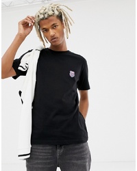 schwarzes bedrucktes T-Shirt mit einem Rundhalsausschnitt von K-Swiss