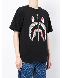 schwarzes bedrucktes T-Shirt mit einem Rundhalsausschnitt von A Bathing Ape