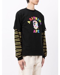 schwarzes bedrucktes T-Shirt mit einem Rundhalsausschnitt von A Bathing Ape