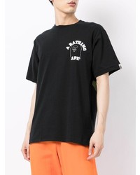 schwarzes bedrucktes T-Shirt mit einem Rundhalsausschnitt von A Bathing Ape