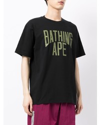 schwarzes bedrucktes T-Shirt mit einem Rundhalsausschnitt von A Bathing Ape