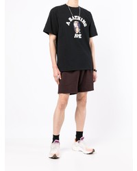 schwarzes bedrucktes T-Shirt mit einem Rundhalsausschnitt von A Bathing Ape