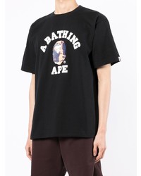 schwarzes bedrucktes T-Shirt mit einem Rundhalsausschnitt von A Bathing Ape