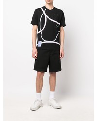 schwarzes bedrucktes T-Shirt mit einem Rundhalsausschnitt von McQ