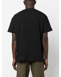 schwarzes bedrucktes T-Shirt mit einem Rundhalsausschnitt von Flaneur Homme