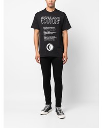 schwarzes bedrucktes T-Shirt mit einem Rundhalsausschnitt von VERSACE JEANS COUTURE