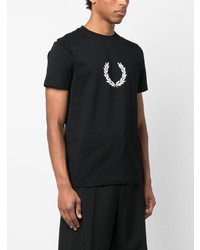 schwarzes bedrucktes T-Shirt mit einem Rundhalsausschnitt von Fred Perry