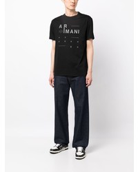 schwarzes bedrucktes T-Shirt mit einem Rundhalsausschnitt von Armani Exchange