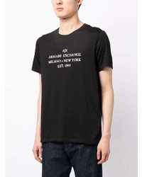 schwarzes bedrucktes T-Shirt mit einem Rundhalsausschnitt von Armani Exchange