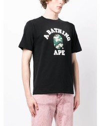 schwarzes bedrucktes T-Shirt mit einem Rundhalsausschnitt von A Bathing Ape