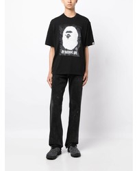 schwarzes bedrucktes T-Shirt mit einem Rundhalsausschnitt von A Bathing Ape