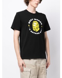 schwarzes bedrucktes T-Shirt mit einem Rundhalsausschnitt von A Bathing Ape