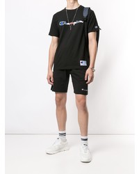 schwarzes bedrucktes T-Shirt mit einem Rundhalsausschnitt von Champion